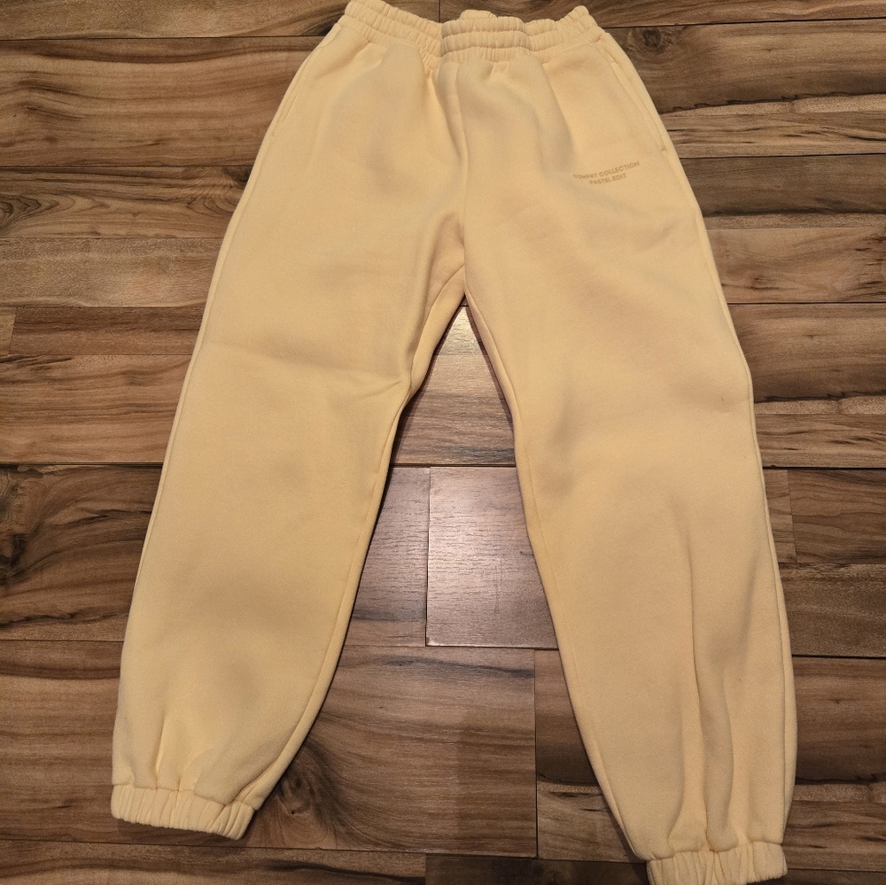 Comfrt Pastel Collection Canary Sweatpants Worn 2x
